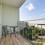 Rooms4Less